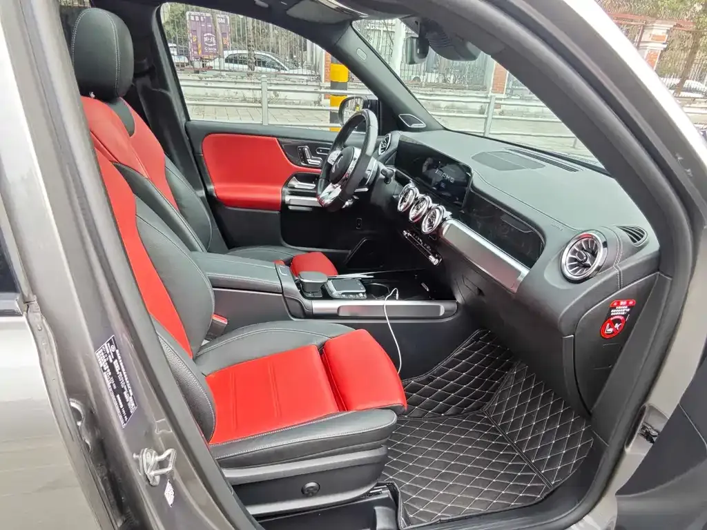 Mercedes-Benz GLB AMG — фото 3