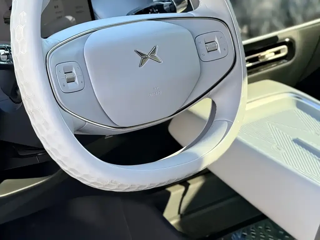 XPeng P7+ — фото 10