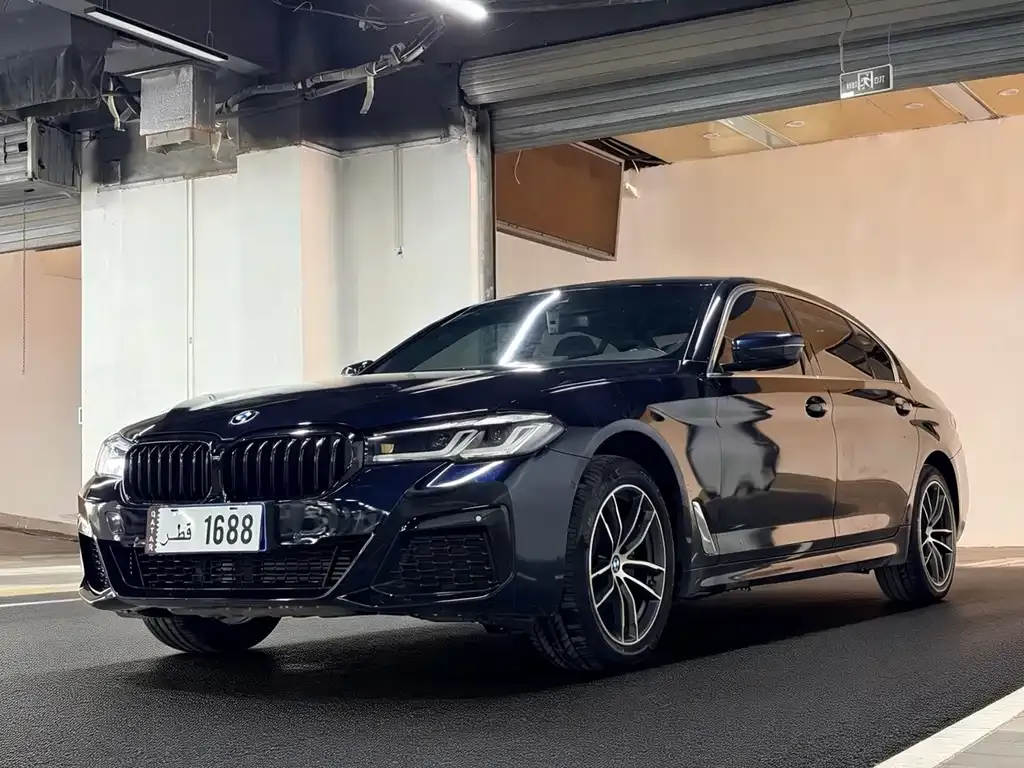 BMW 5 Series — фото 1