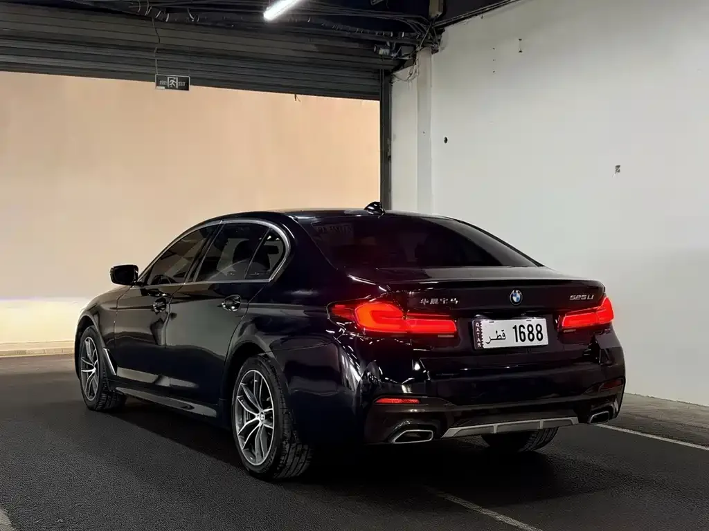 BMW 5 Series — фото 6