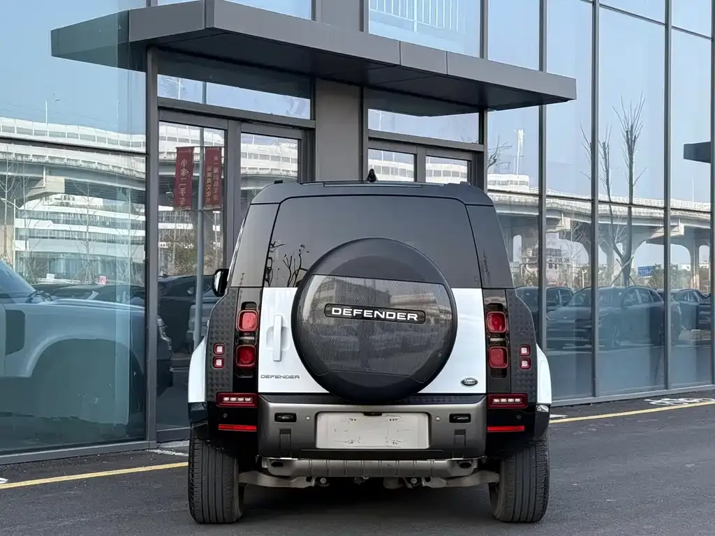 Land Rover Defender — фото 7