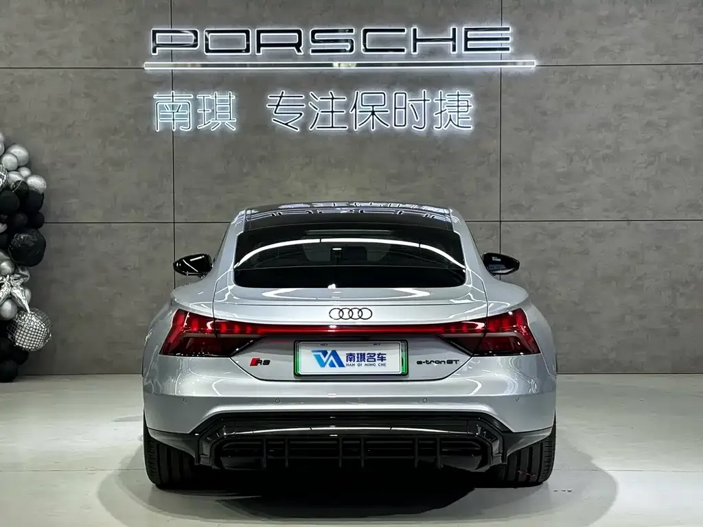 Audi RS e-tron GT — фото 7