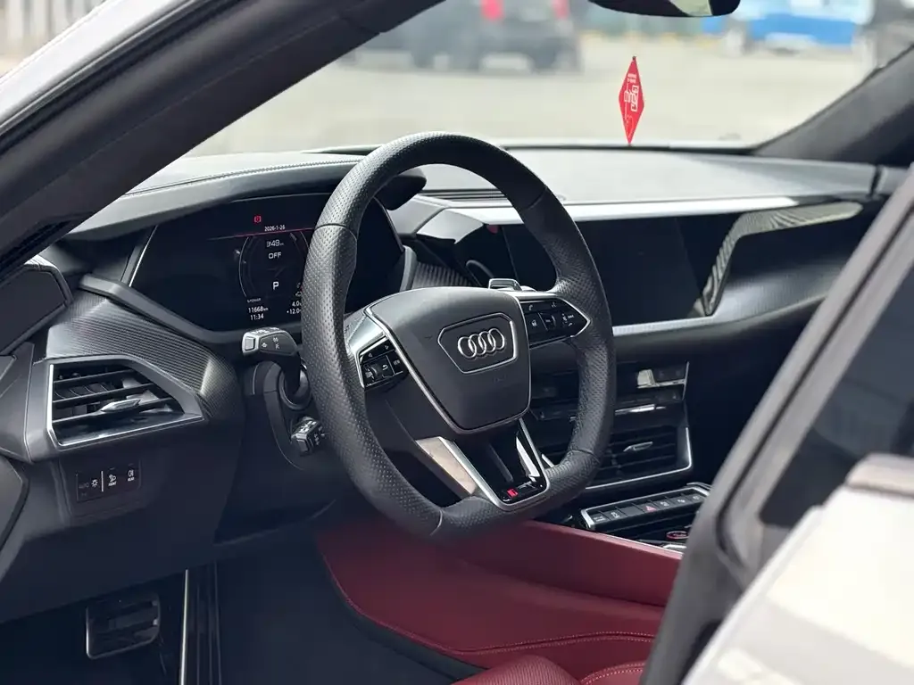 Audi RS e-tron GT — фото 3