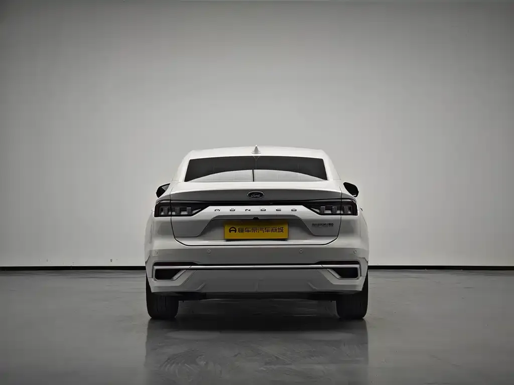 Ford Mondeo — фото 10