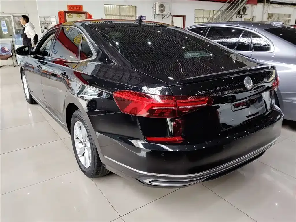 Volkswagen Passat — фото 5