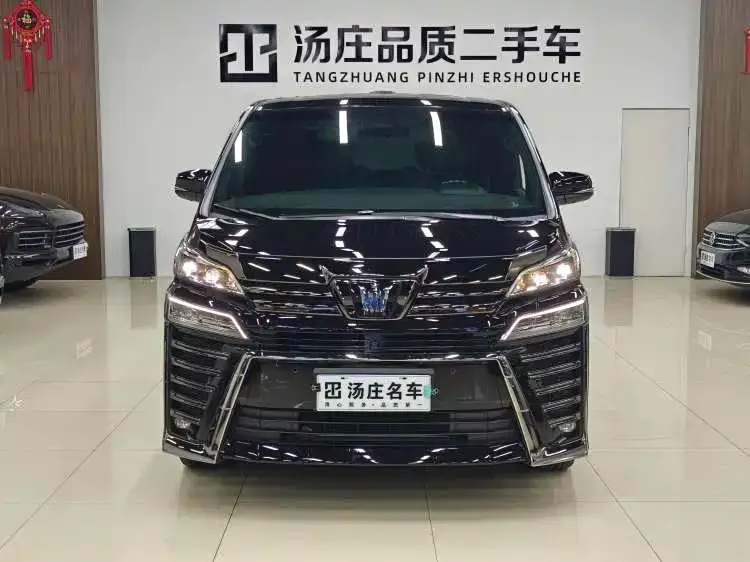 Toyota Vellfire — фото 2