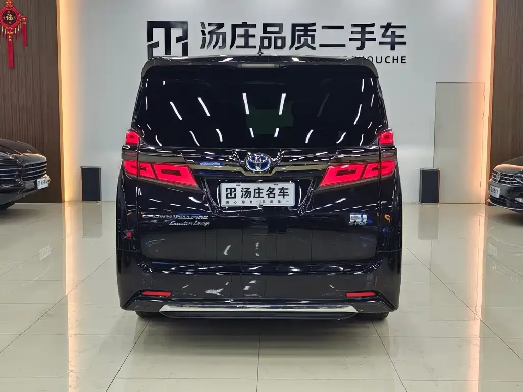 Toyota Vellfire — фото 6