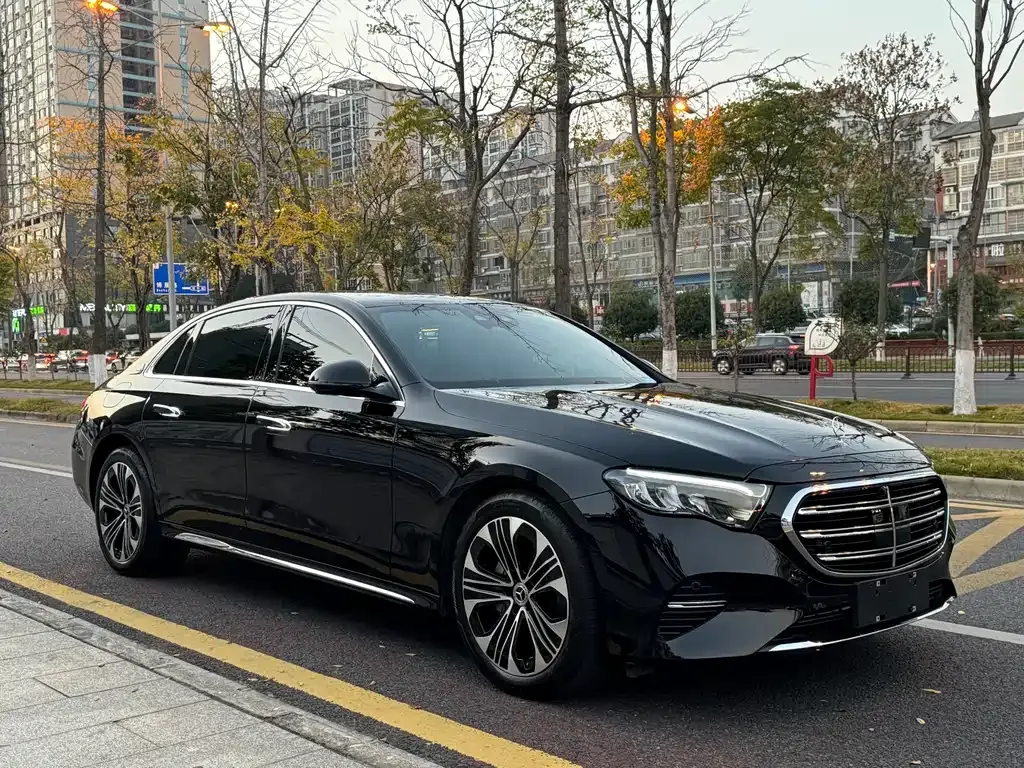 Mercedes-Benz E-Class — фото 10