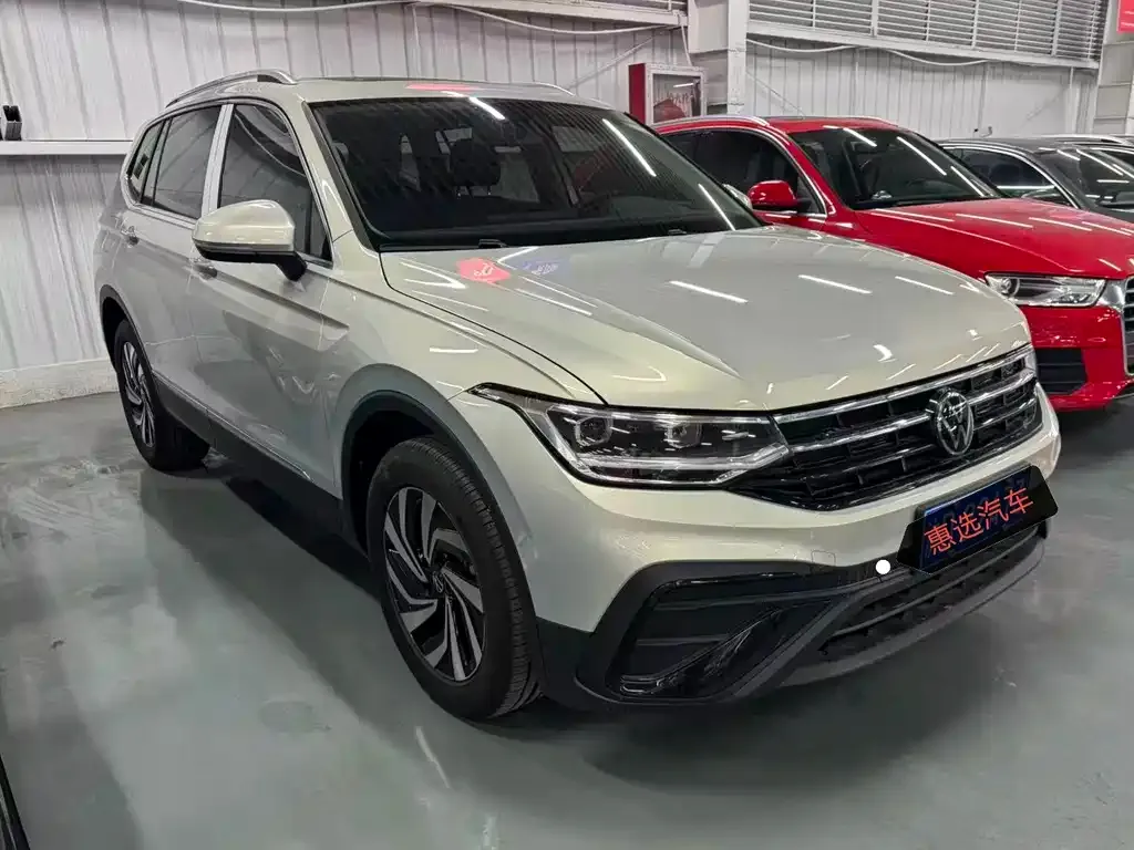 Volkswagen Tiguan L — фото 5