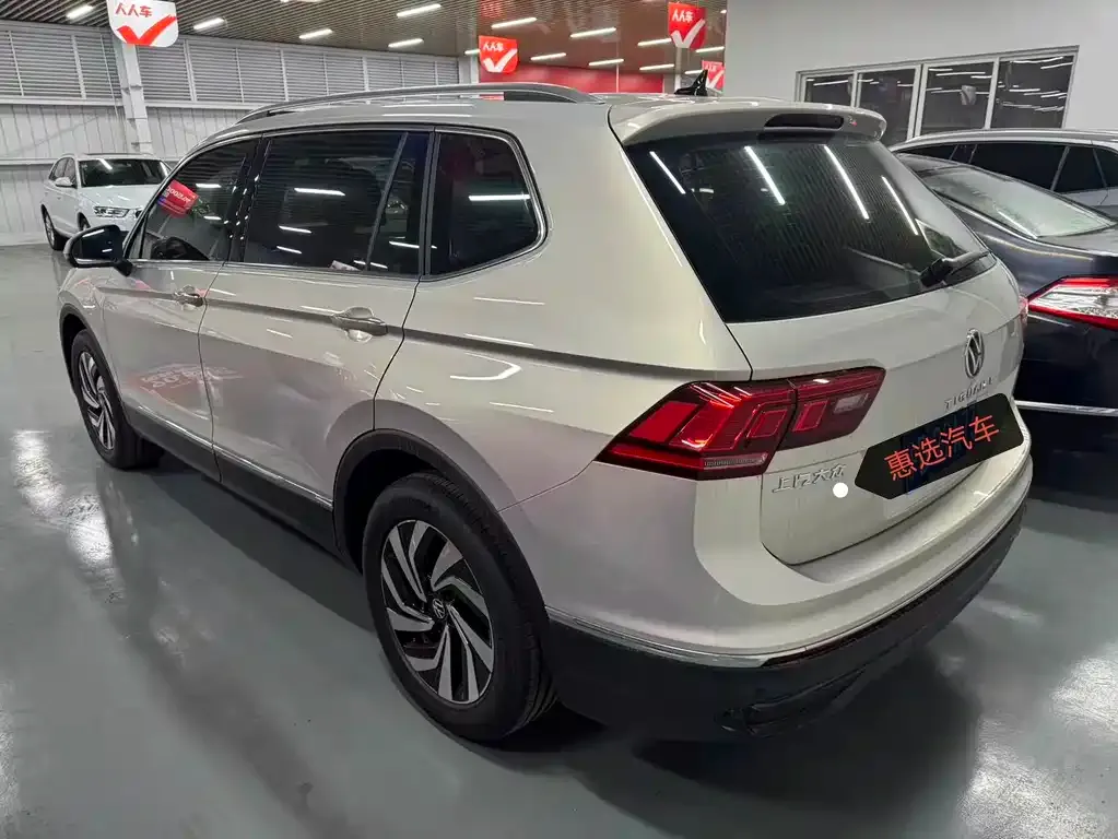 Volkswagen Tiguan L — фото 2