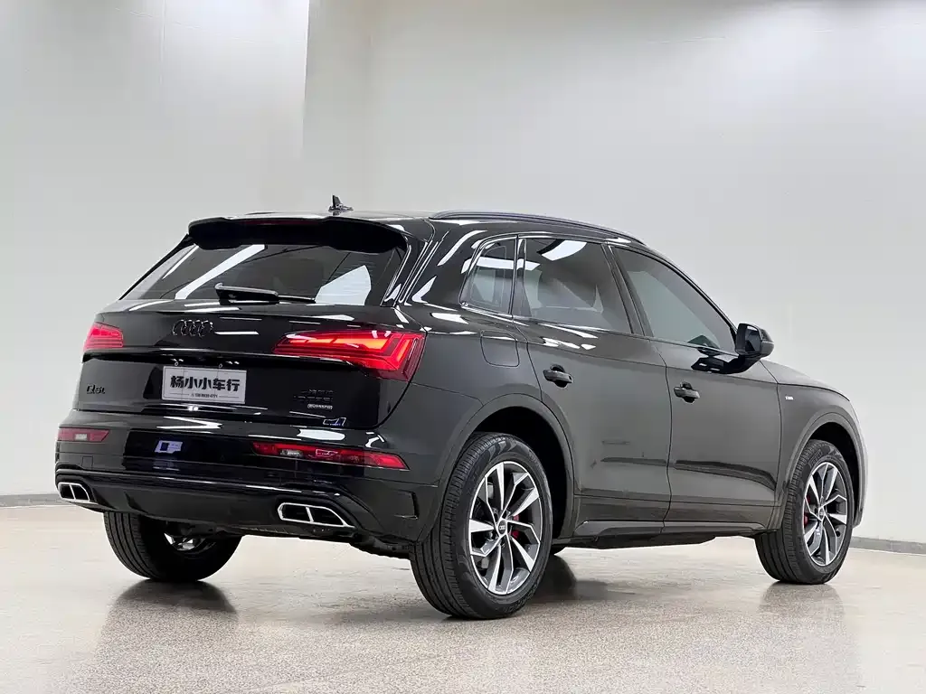 Audi Q5L — фото 4