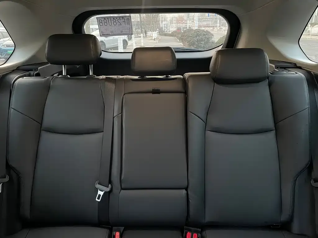 Toyota RAV4 — фото 9