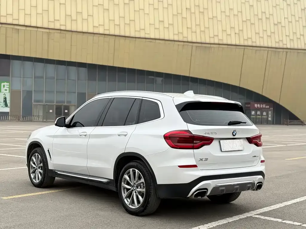 BMW X3 — фото 9