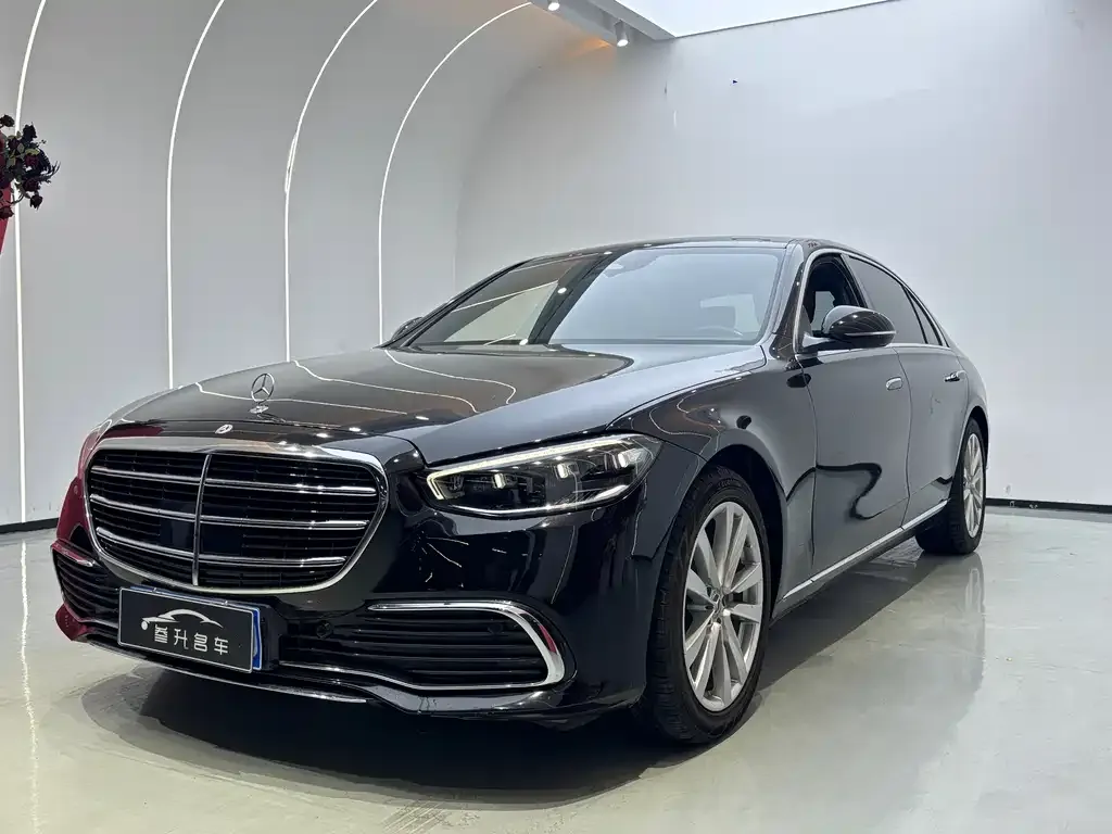 Mercedes-Benz S-Class — фото 1