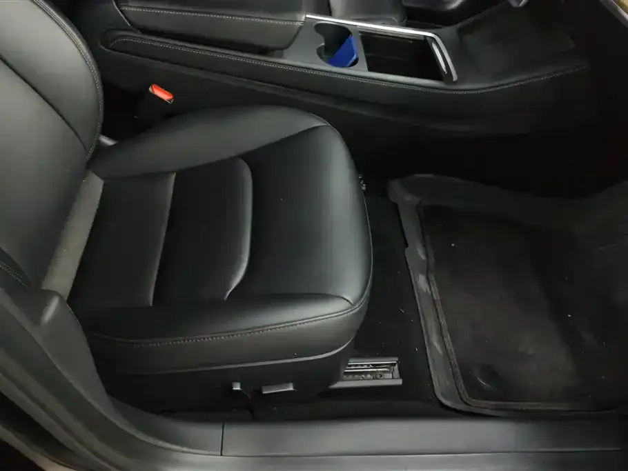 Tesla Model 3 — фото 3