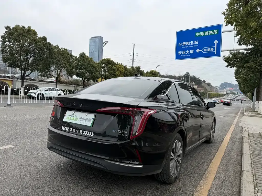 Hongqi E-QM5 — фото 8
