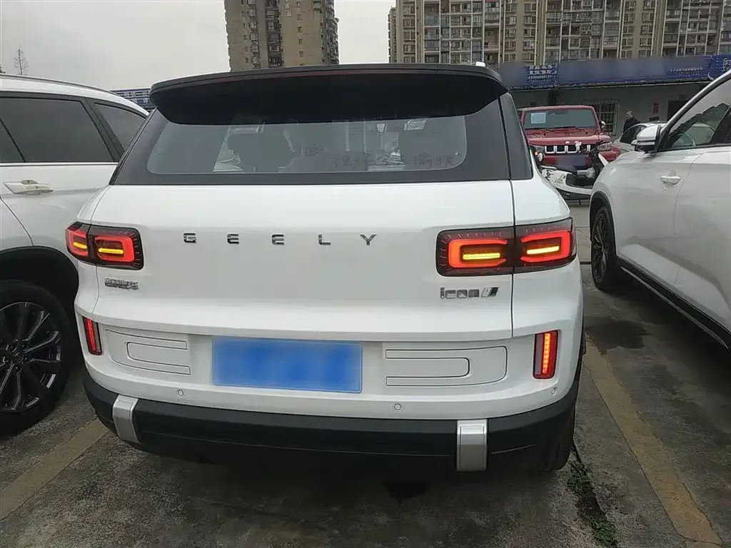 Geely Icon — фото 9