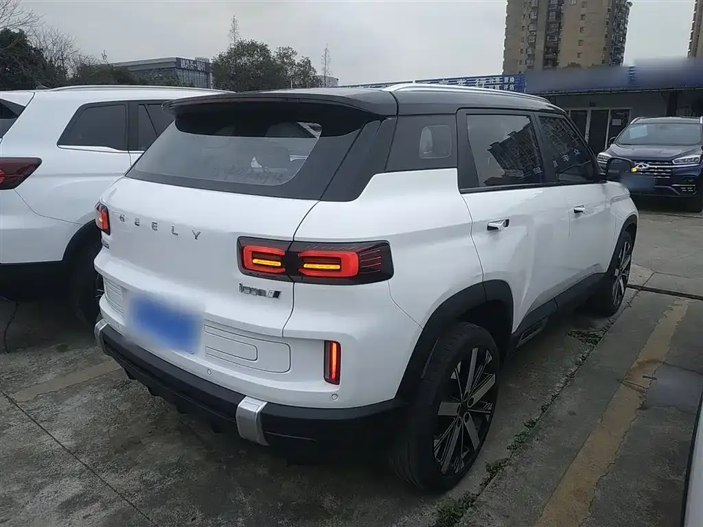 Geely Icon — фото 10