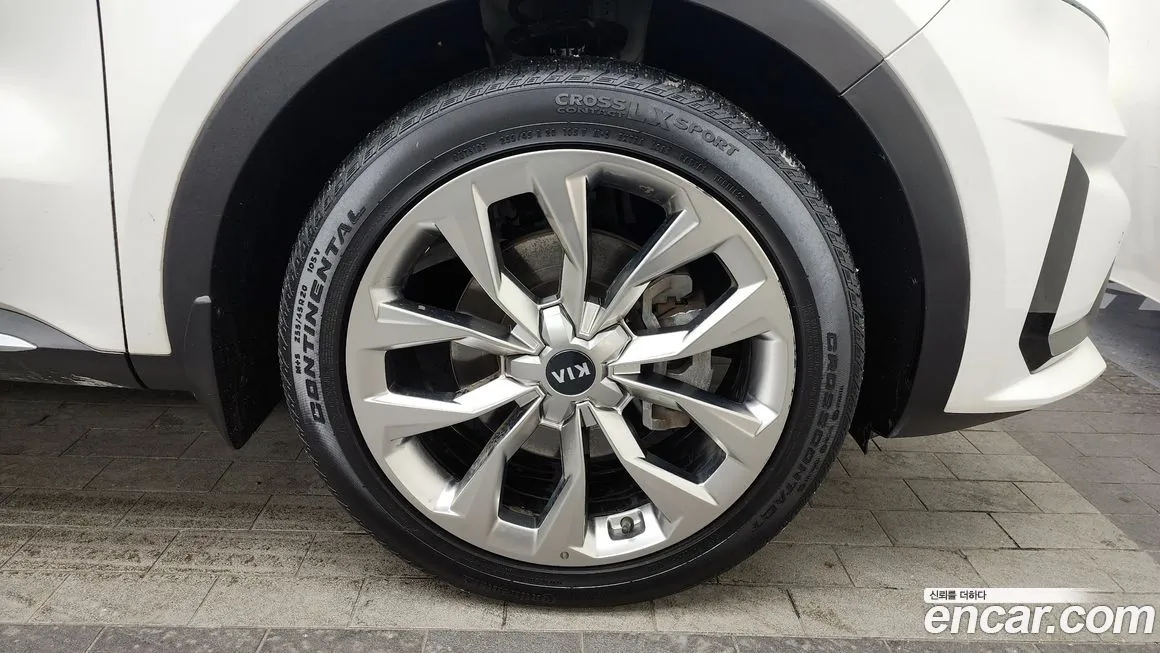 Kia Sorento — фото 8