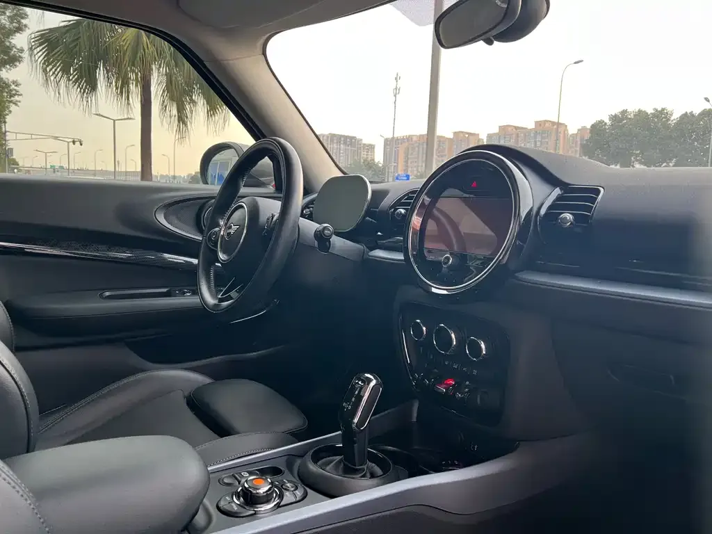 MINI Clubman — фото 8