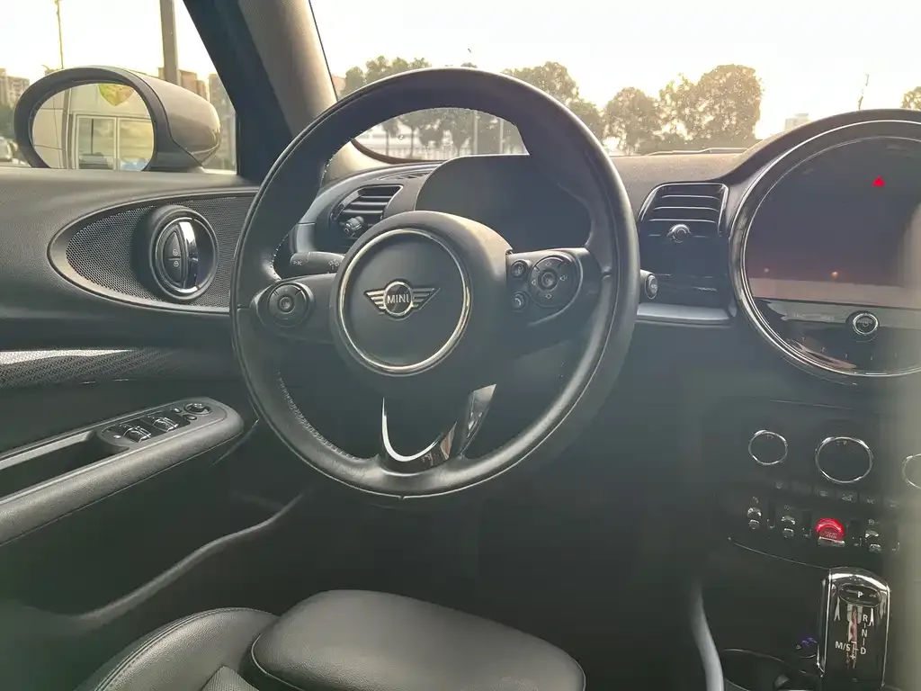 MINI Clubman — фото 2