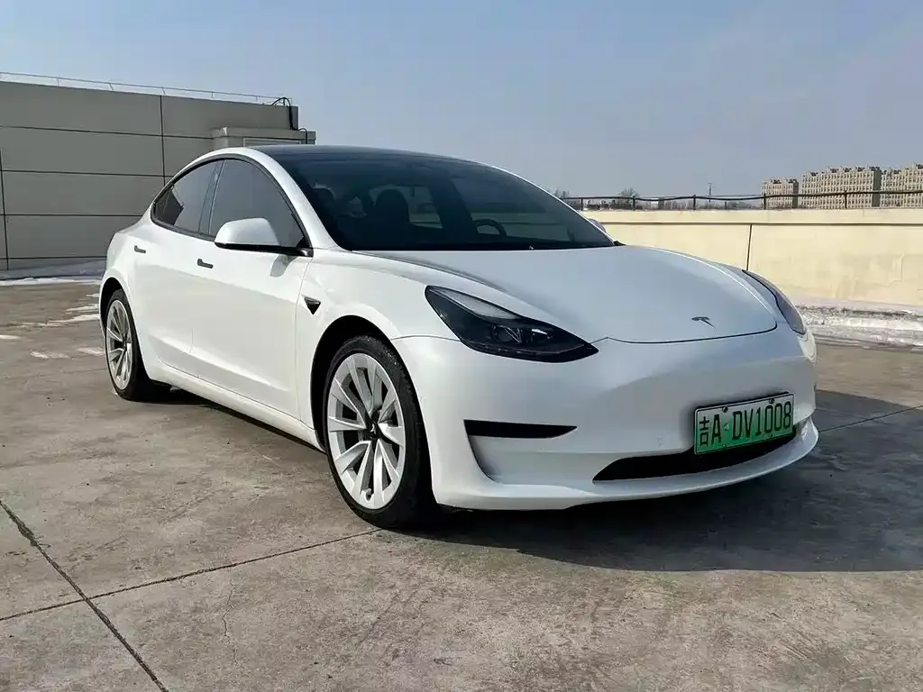 Tesla Model 3 — фото 4