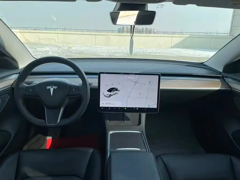 Tesla Model 3 — фото 8