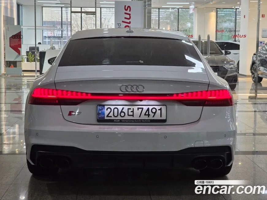 Audi S7 — фото 2