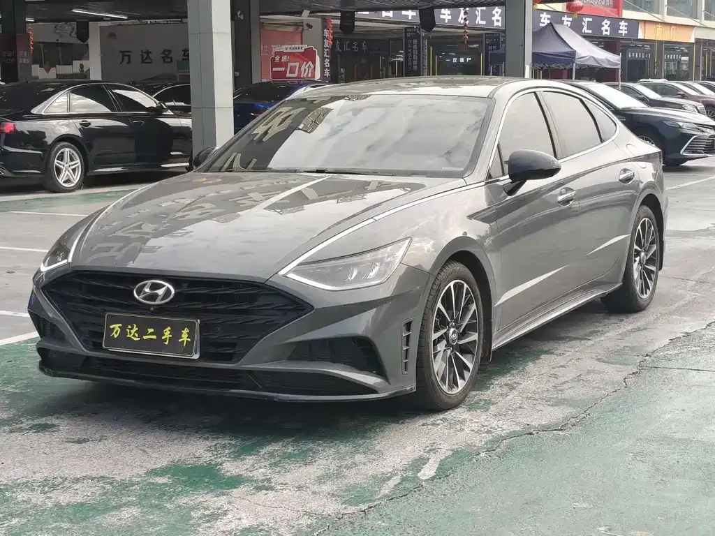 Hyundai Sonata — фото 1