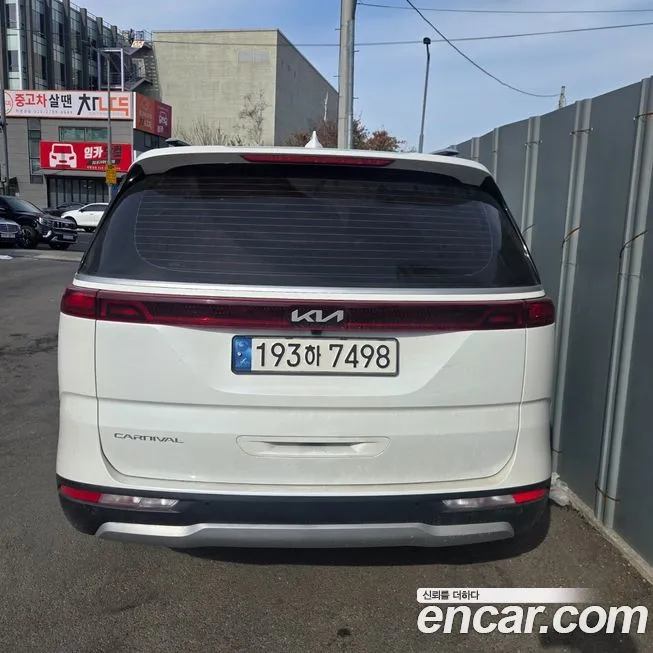 Kia Carnival — фото 10
