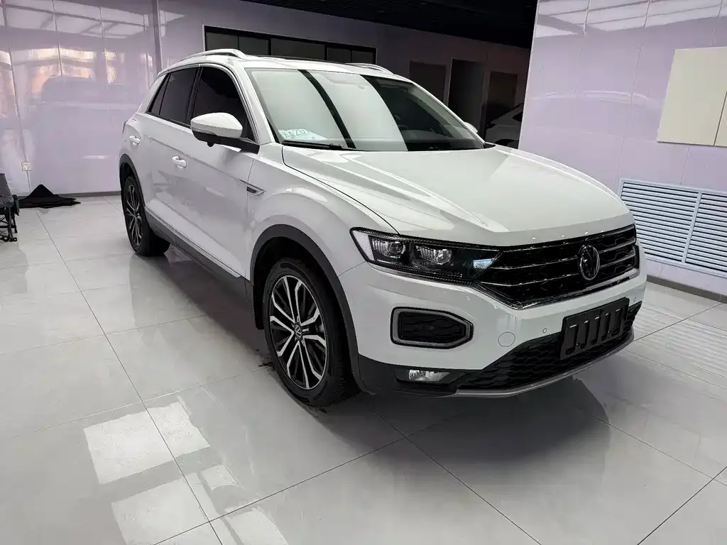 Volkswagen T-Roc — фото 9