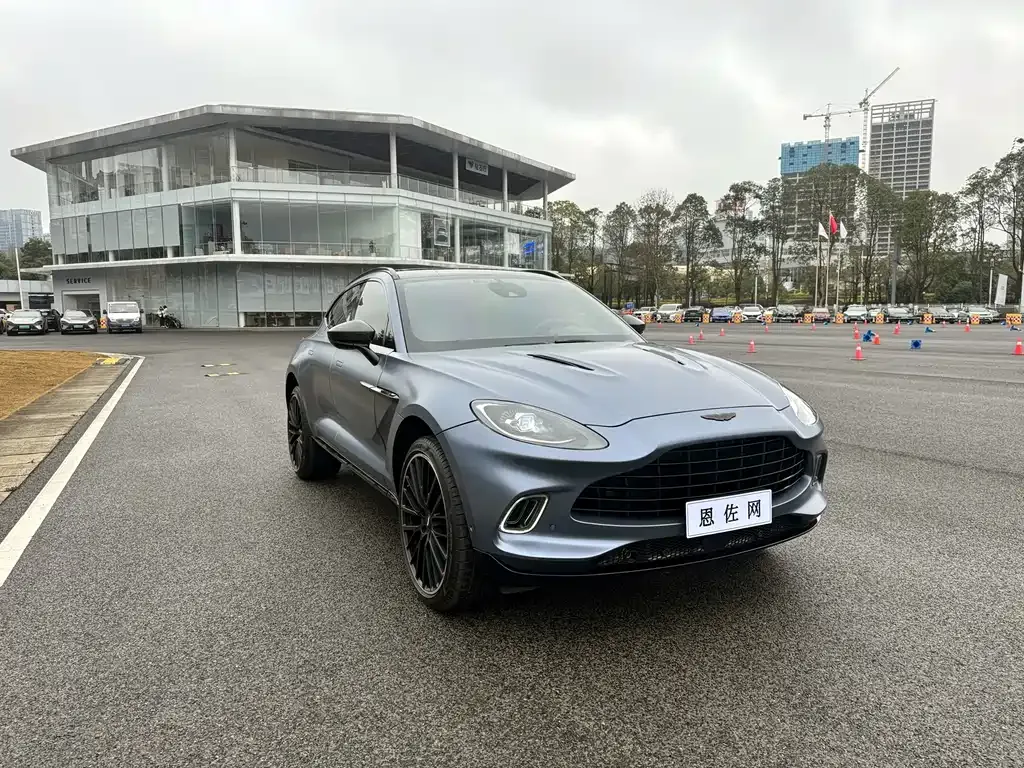 Aston Martin DBX — фото 4