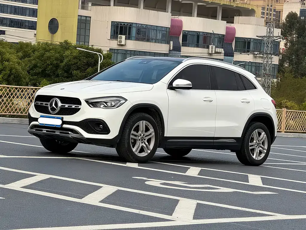 Mercedes-Benz GLA — фото 1
