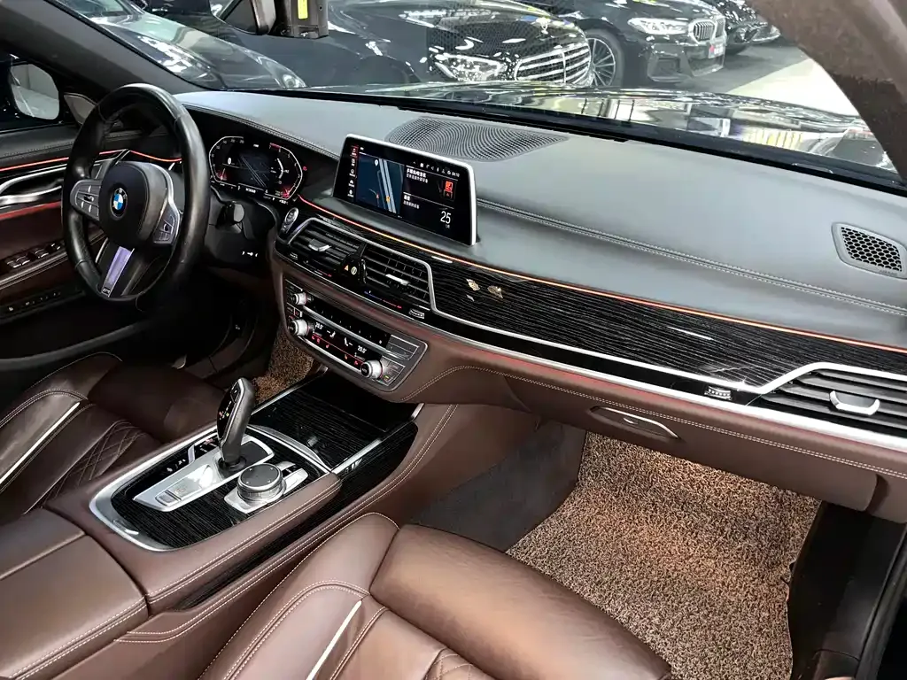 BMW 7 Series — фото 5