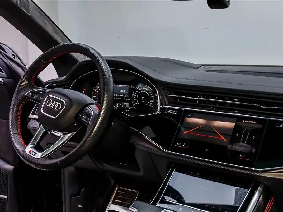 Audi RS Q8 — фото 9