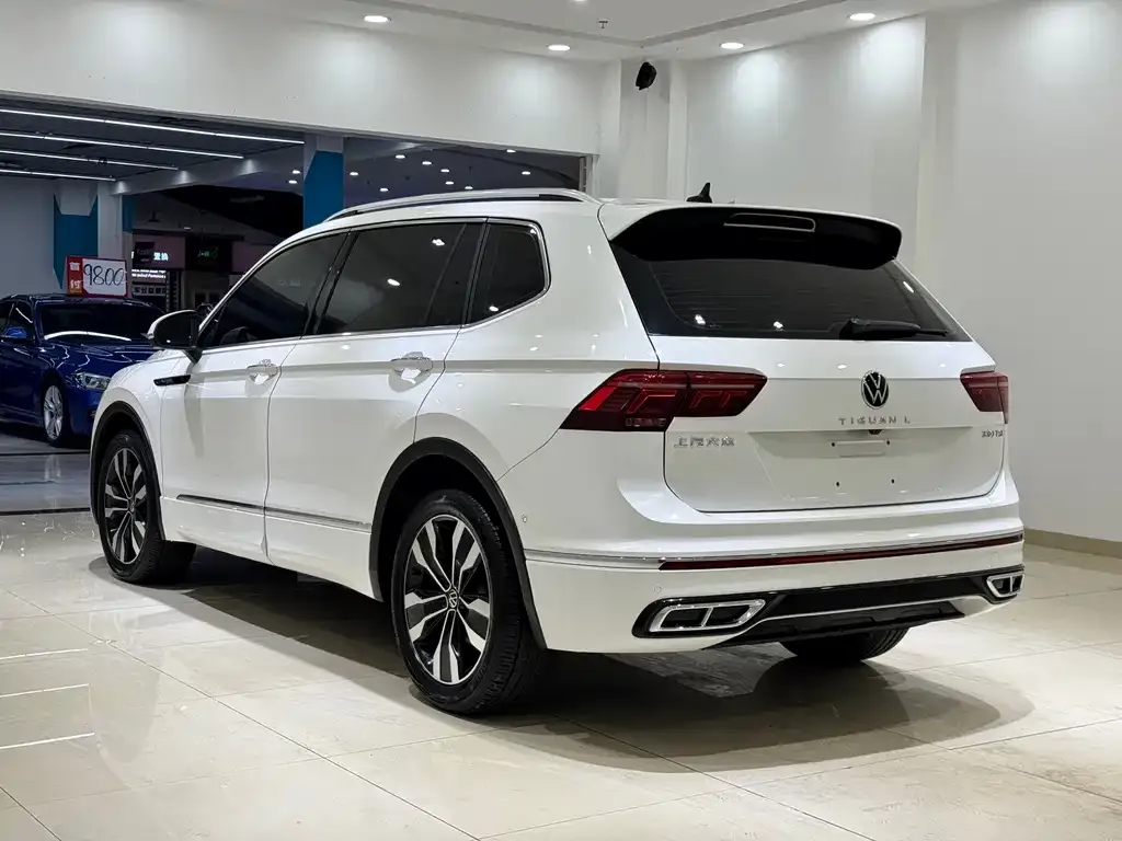 Volkswagen Tiguan L — фото 4