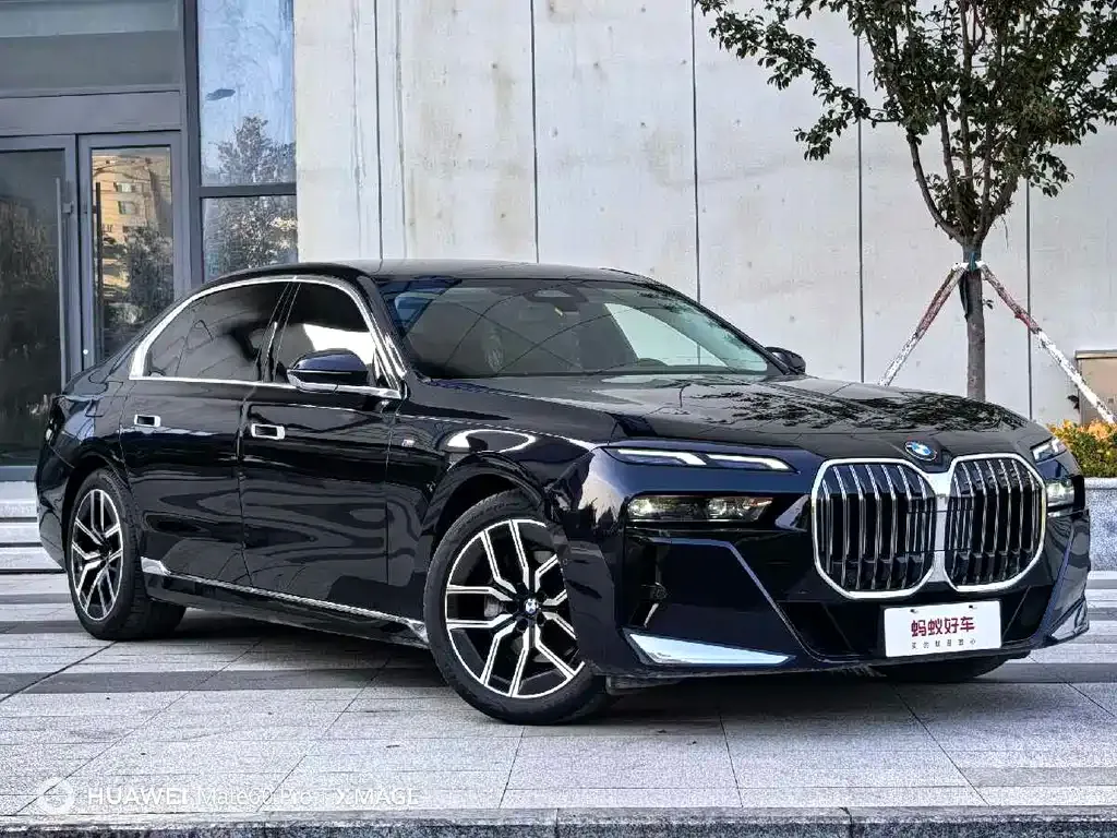 BMW 7 Series — фото 2