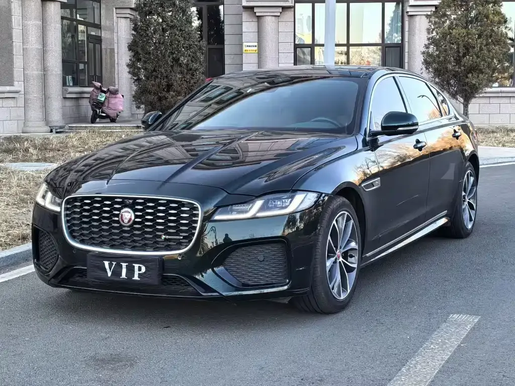 Jaguar XFL — фото 1