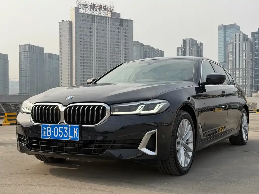 BMW 5 Series — фото 1