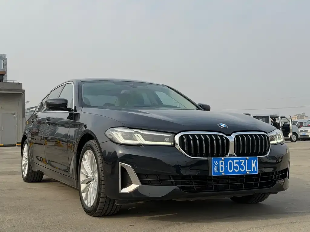 BMW 5 Series — фото 5