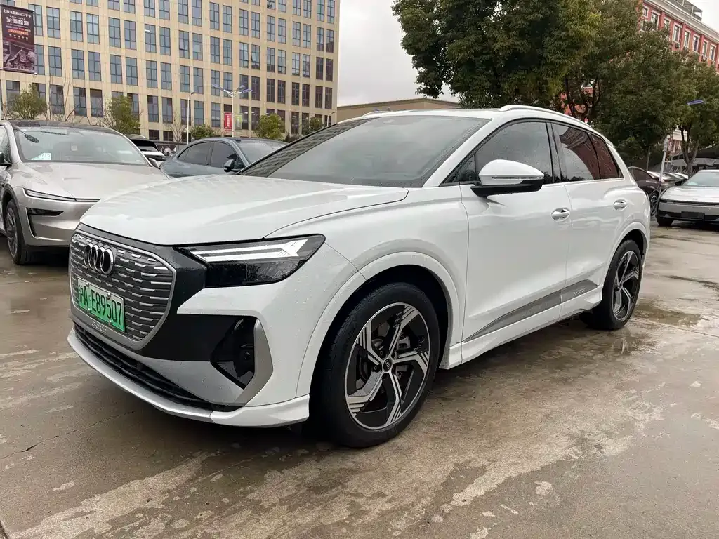 Audi Q4 e-tron — фото 3