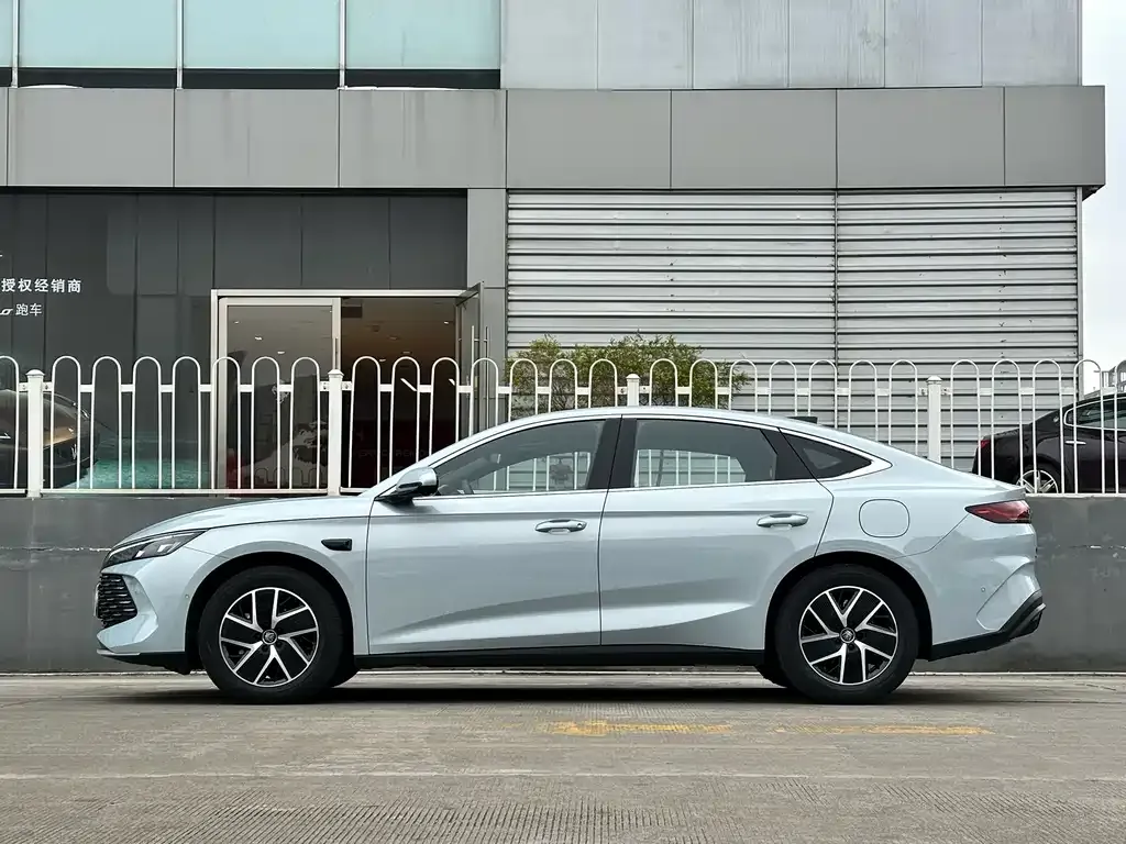 BYD Qin L — фото 7