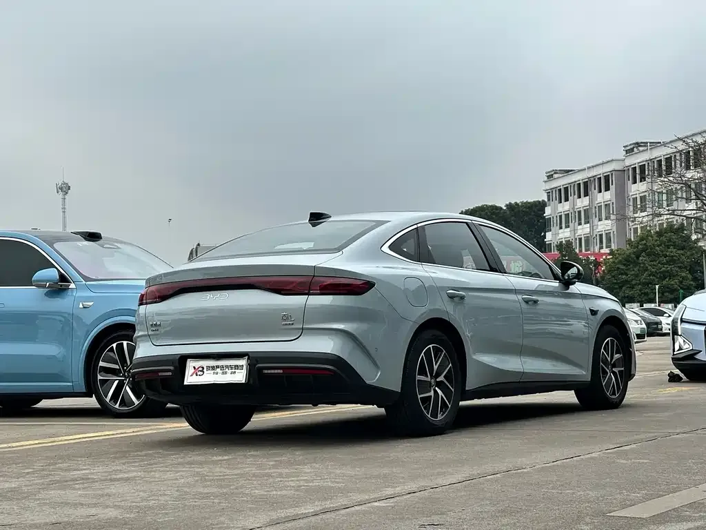 BYD Qin L — фото 5