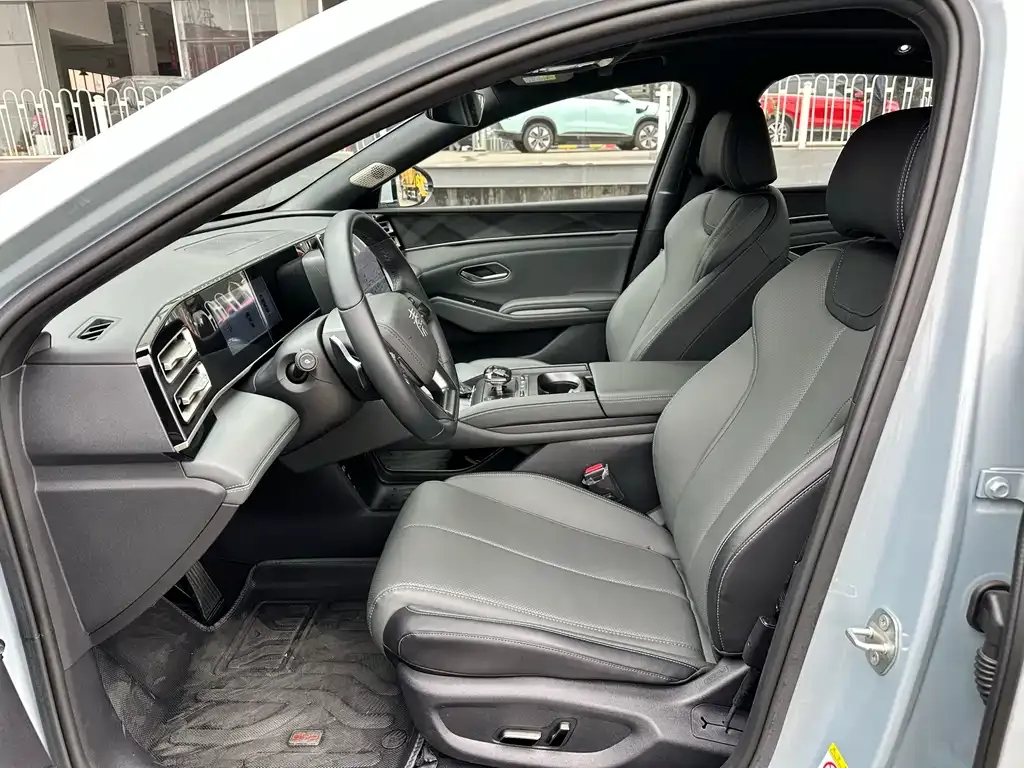 BYD Qin L — фото 10