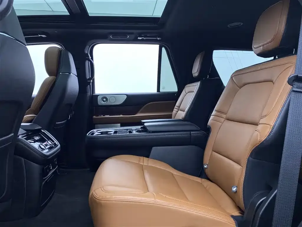 Lincoln Navigator — фото 9