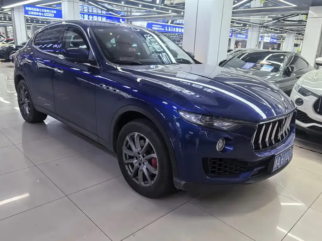 Maserati Levante — фото 1