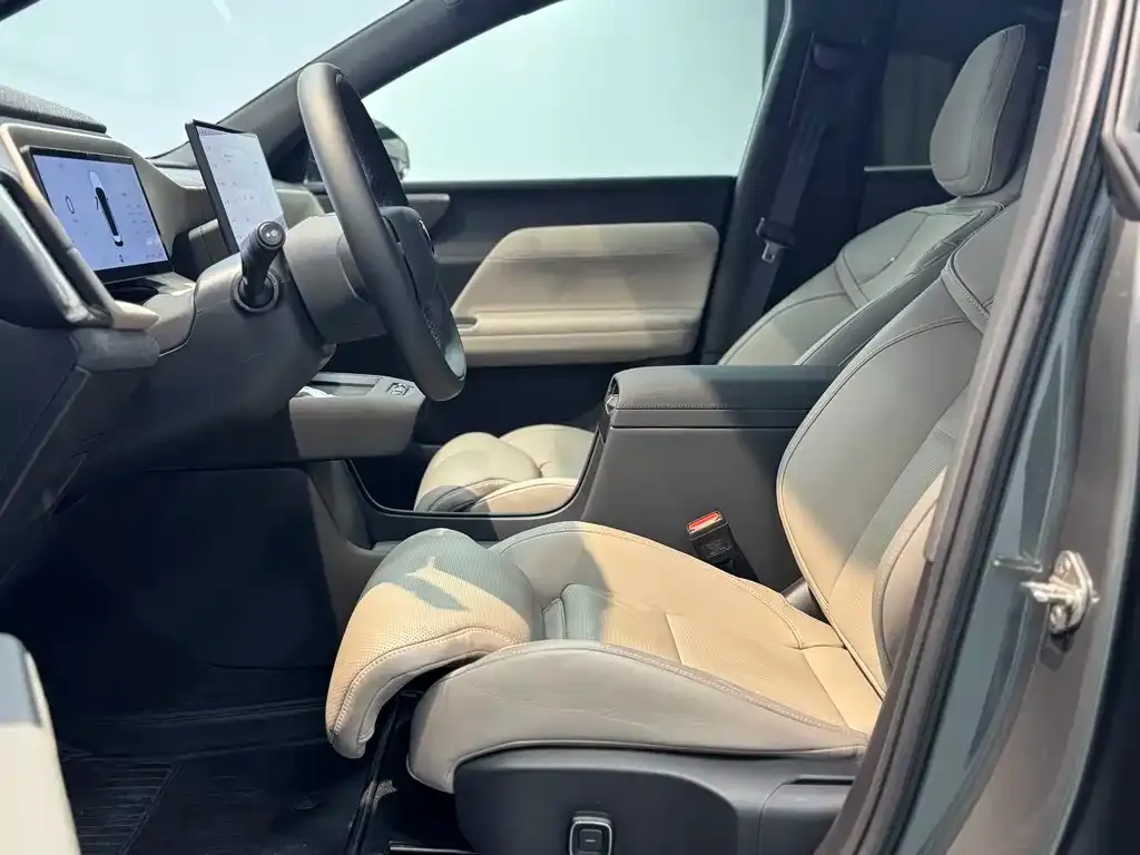 Volvo XC70 Plug-in Hybrid — фото 4
