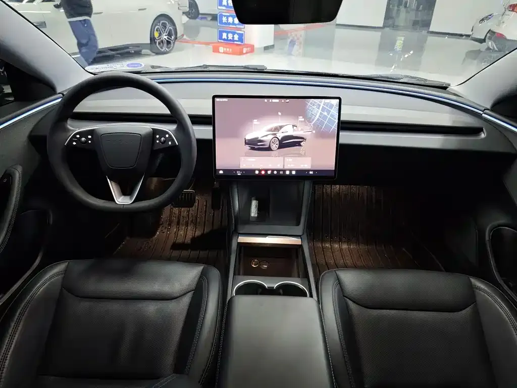 Tesla Model 3 — фото 8