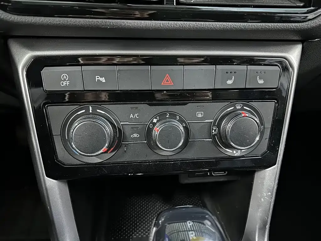 Volkswagen T-Cross — фото 3