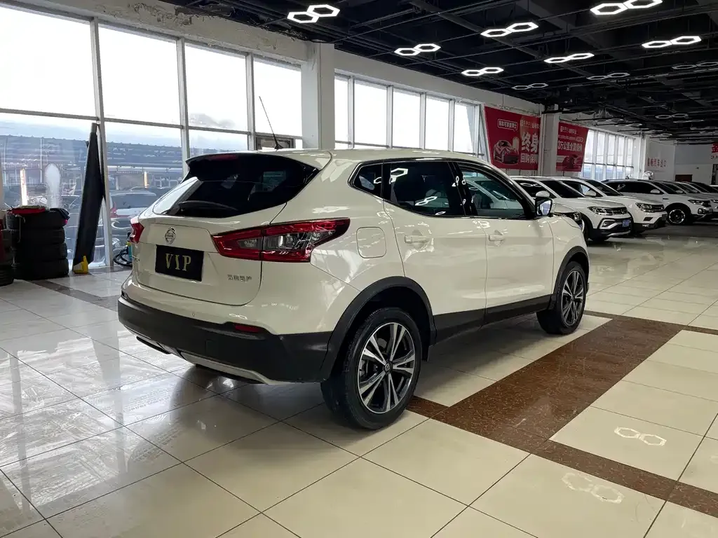 Nissan Qashqai — фото 5
